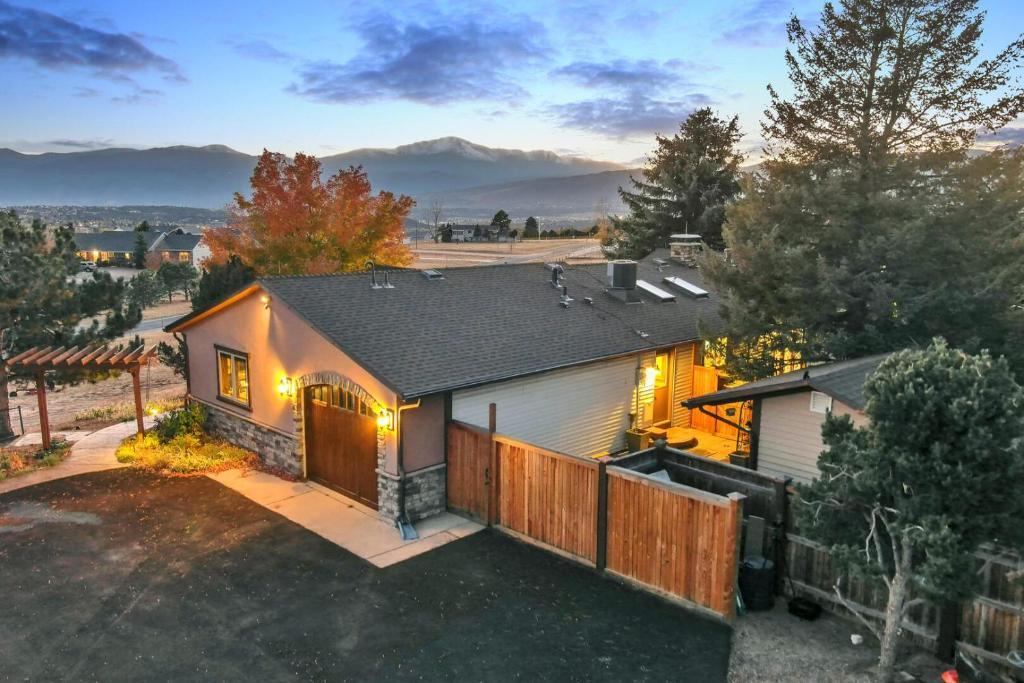 Spacious Family Home in the City, Colorado Springs (updated prices 2024)