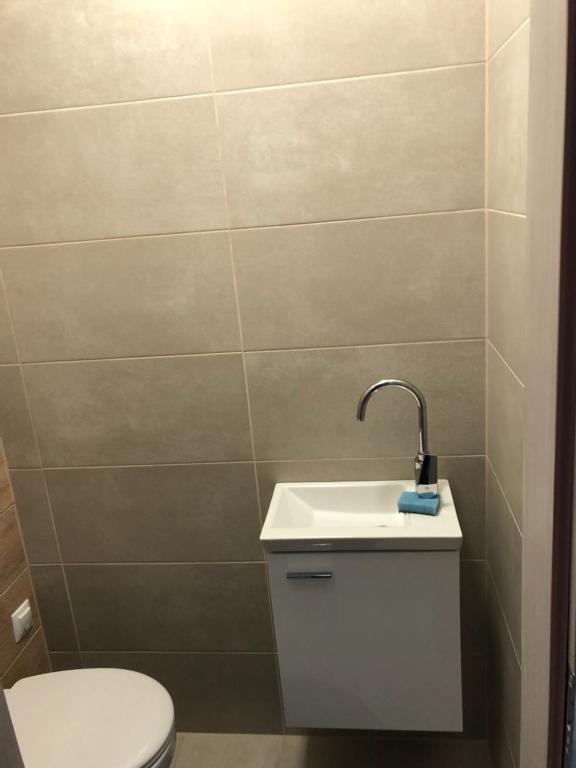 Kúpeľňa v ubytovaní Ádám Guesthouse I.