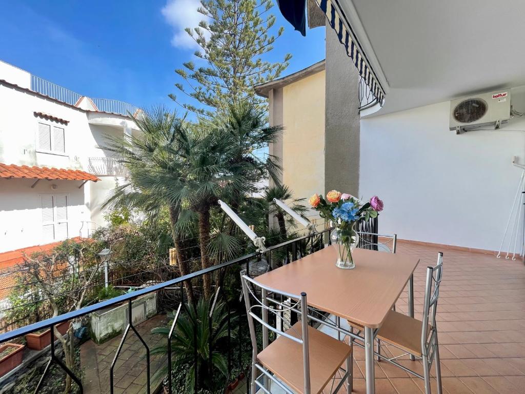 A balcony or terrace at CASA VACANZE MARIAFRANCESCA
