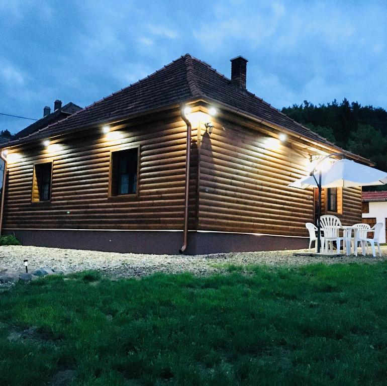 Budova, kde se prázdninový dům nachází