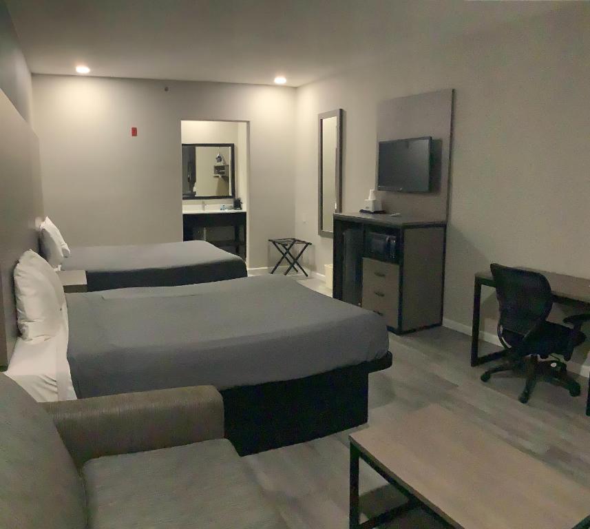 Americas Best Value Inn & Suites San Benito - Queen Room With Two Queen Beds