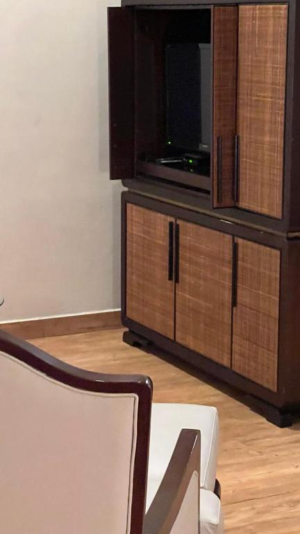 TV a/nebo společenská místnost v ubytování Tanjung Villa