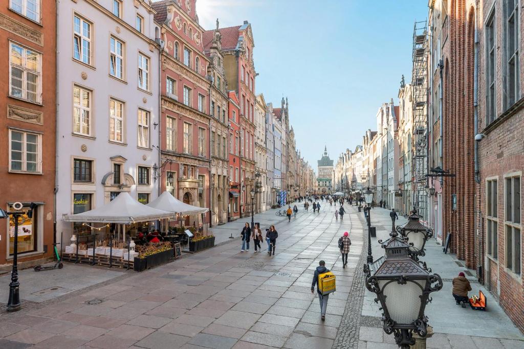 Hostia v ubytovaní Długa Boutique Apartment by Downtown Apartments