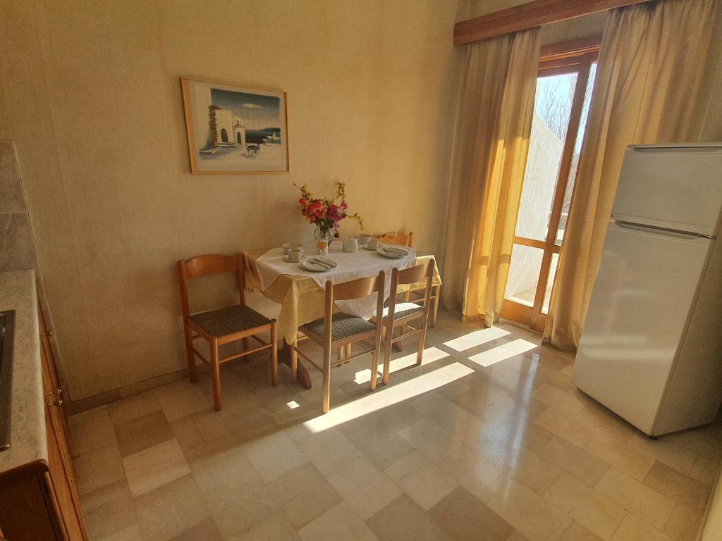Kuchyň nebo kuchyňský kout v ubytování Hotel Elman