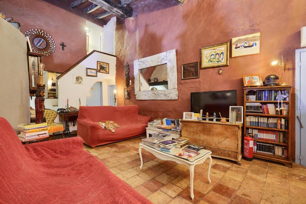 TV a/nebo společenská místnost v ubytování B&B Mas Torrencito Pet Friendly