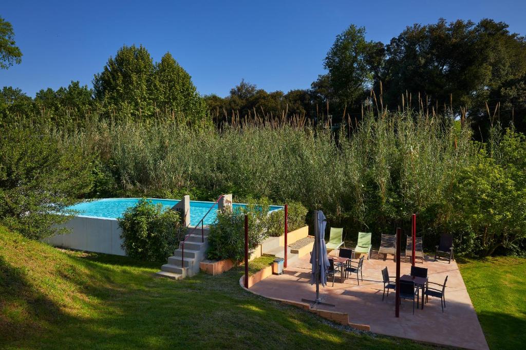 Bazén v ubytování B&B Mas Torrencito Pet Friendly nebo v jeho okolí