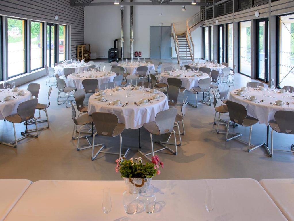Restauracja lub miejsce do jedzenia w obiekcie U Proroka