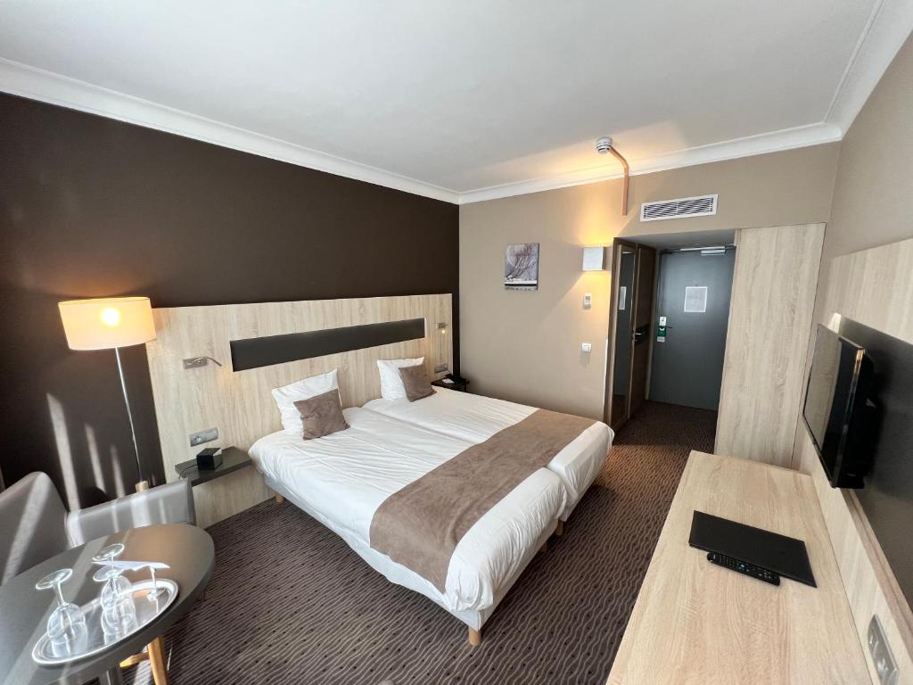 Best Western Hotel Royal Centre - Double Room With Two Single Beds