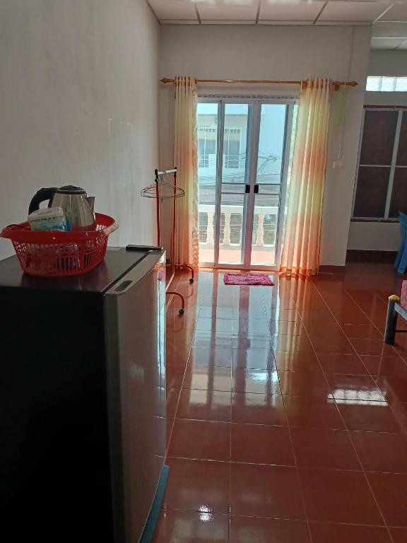 Kuchyň nebo kuchyňský kout v ubytování TAMONWAN HOUSE Koh Tao