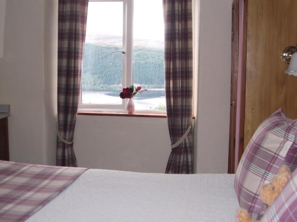 Foyers Roost - Double Room With Lake View