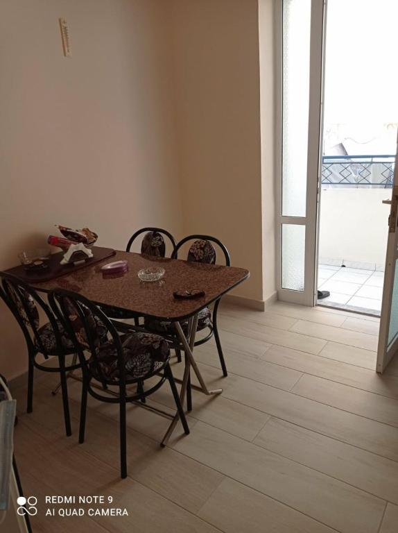 Port Side - 2BR Apartment - Center Location - Imazhi 9