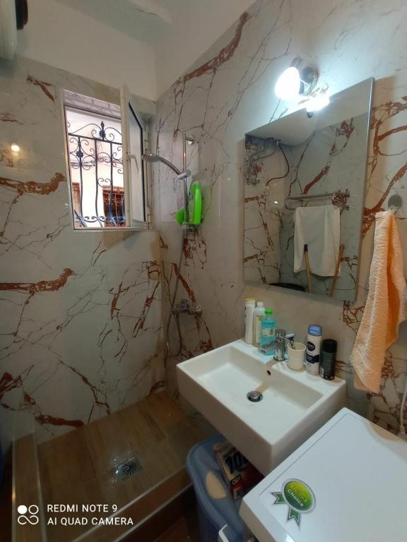 Port Side - 2BR Apartment - Center Location - Imazhi 3