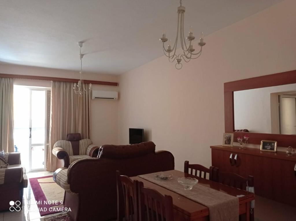 Port Side - 2BR Apartment - Center Location - Imazhi 14