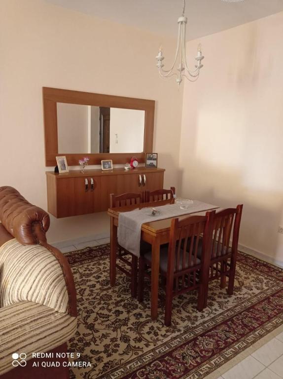 Port Side - 2BR Apartment - Center Location - Imazhi 15