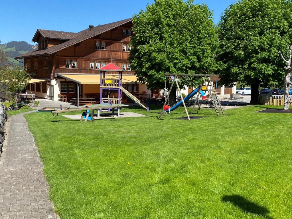 Herní místnost nebo prostor pro děti v ubytování Gasthaus Rössli