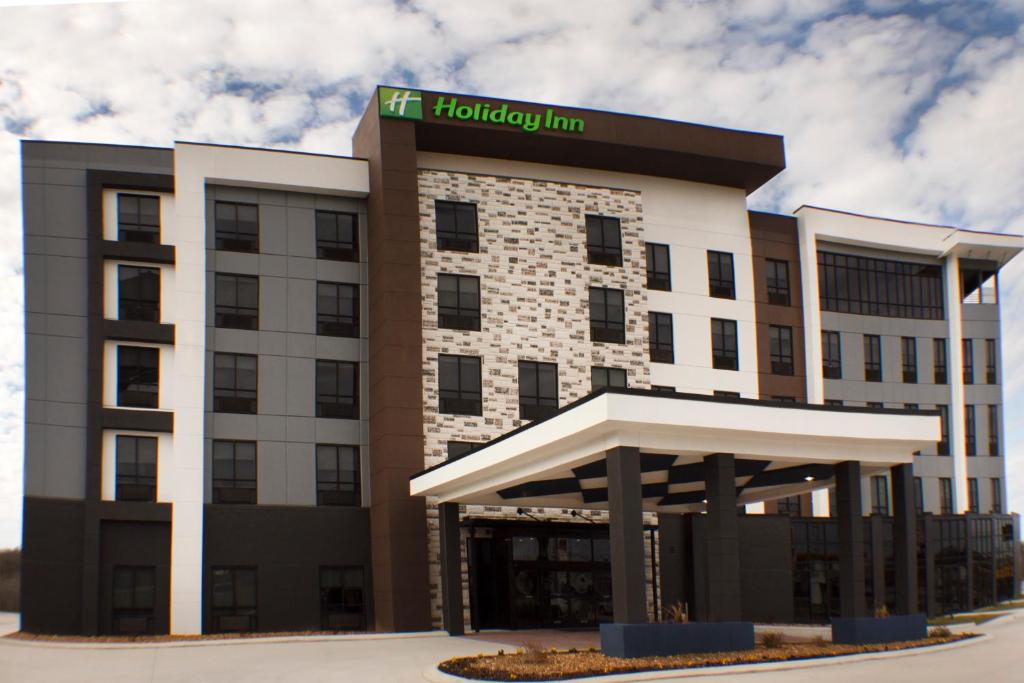Holiday Inn Cookeville, an IHG Hotel في كوكفل: تقديم فندق هوليود ان