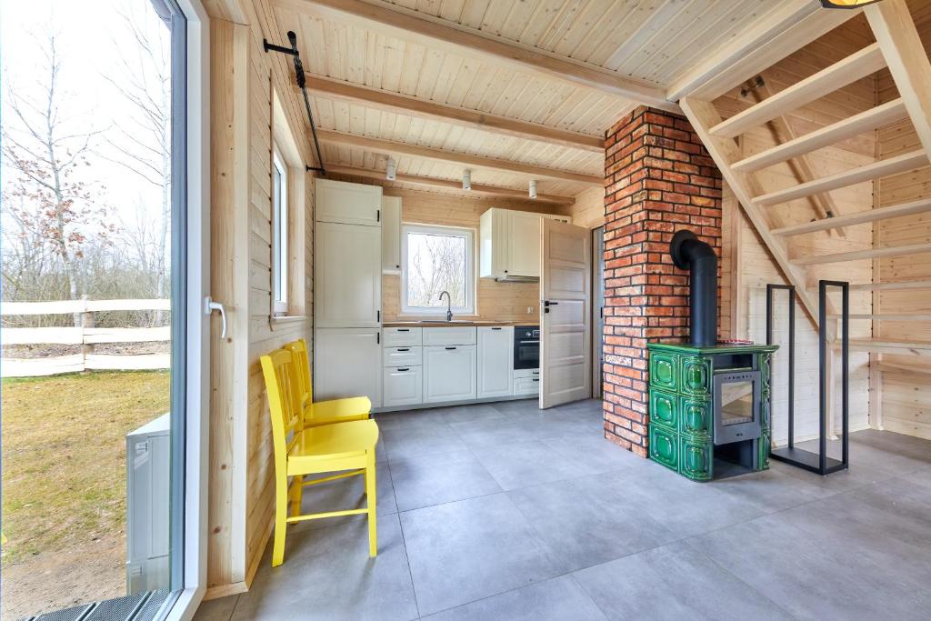 Kuchyňa alebo kuchynka v ubytovaní Apartamenty Białe Brzozy
