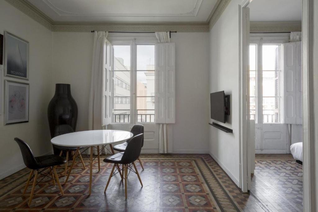 Barcelona Apartment Val - Standard One-Bedroom Apartment