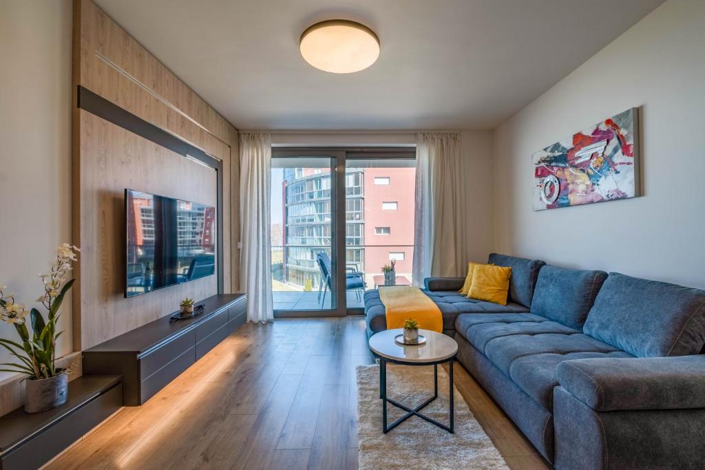 A seating area at MyFlat Coral Beach Apartment