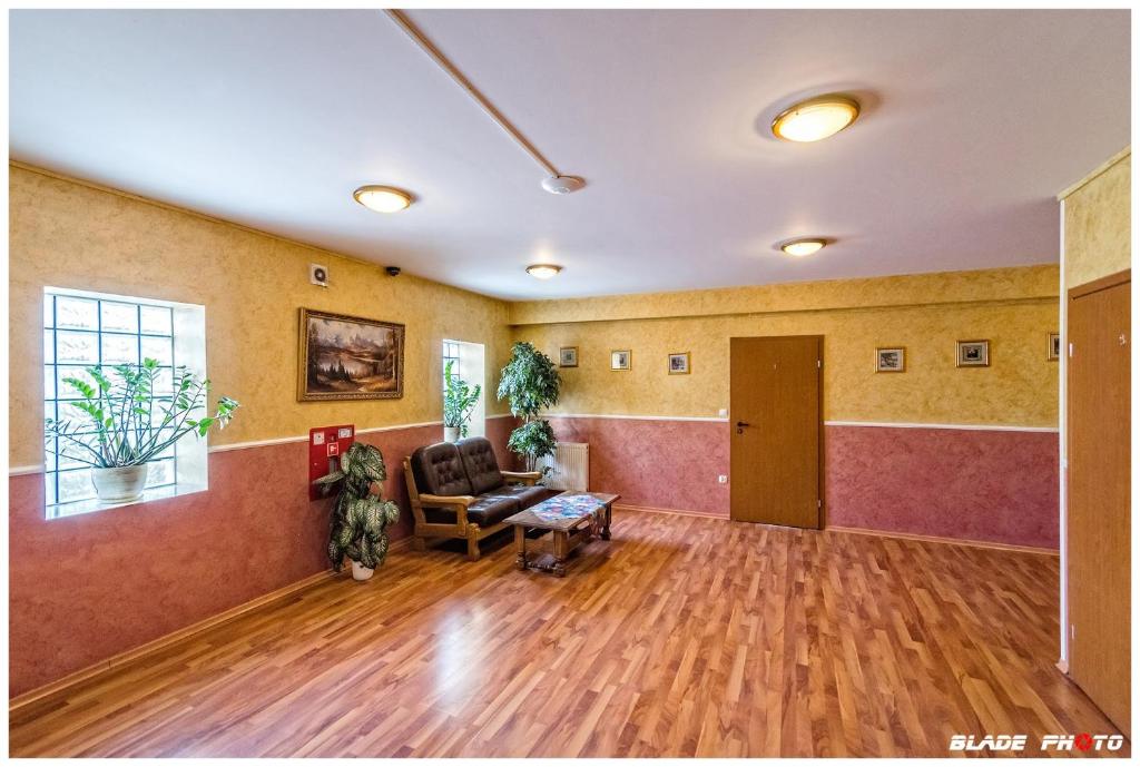 Kompleks Noclegowy Warka - Chambre Familiale Avec Salle De Bains Privative