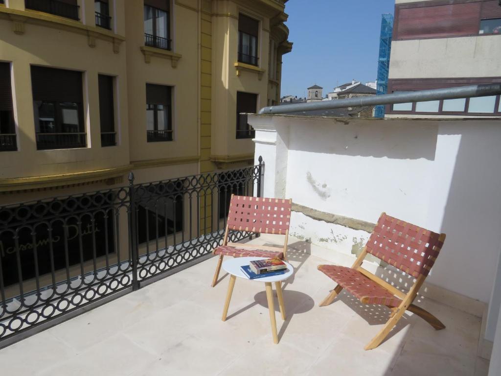 APARTAMENTOS ARMANYA 3 - 16