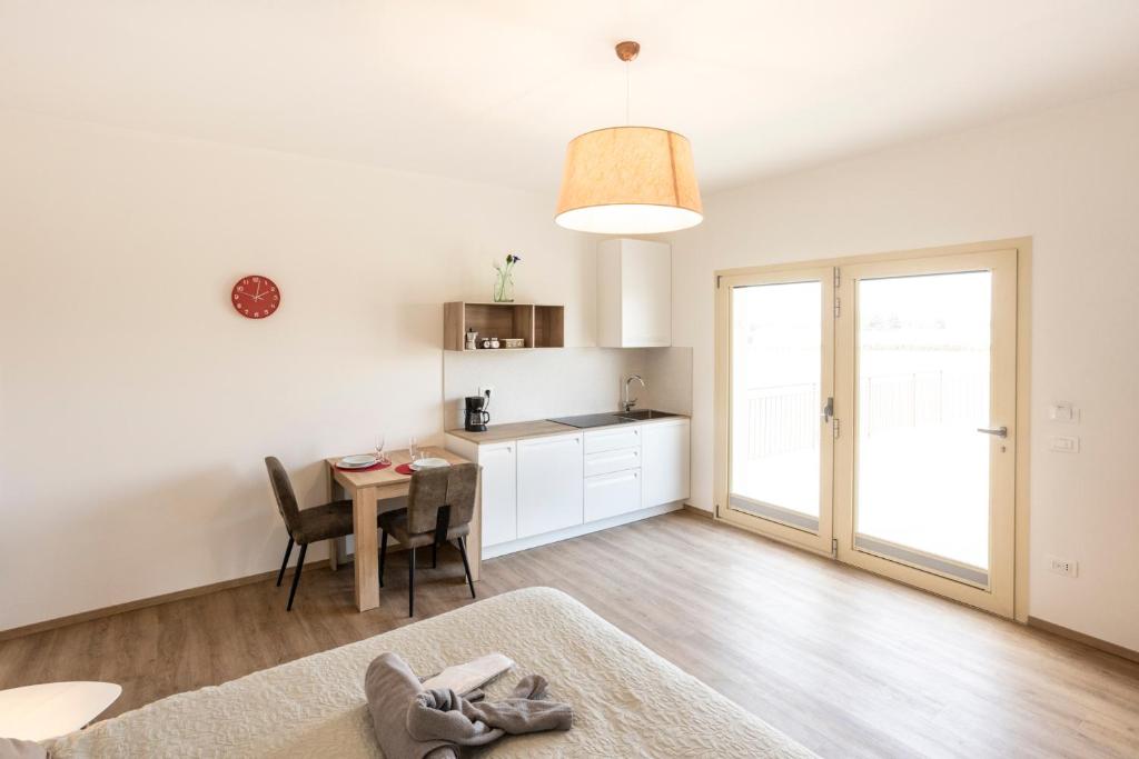 Kuchyňa alebo kuchynka v ubytovaní BORGOROMA - Business & Apartments