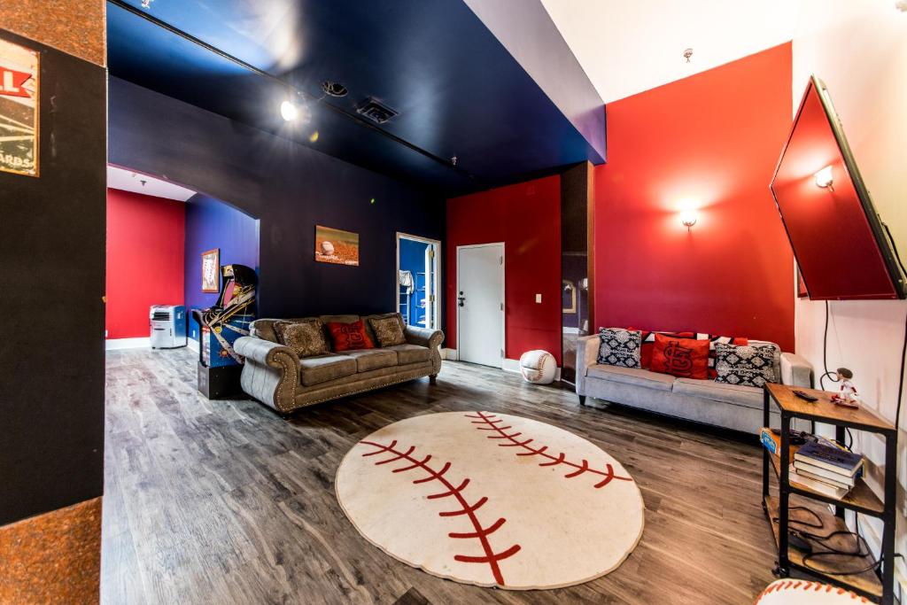 Gallery image of THE DUGOUT - The Team House in Saint Louis