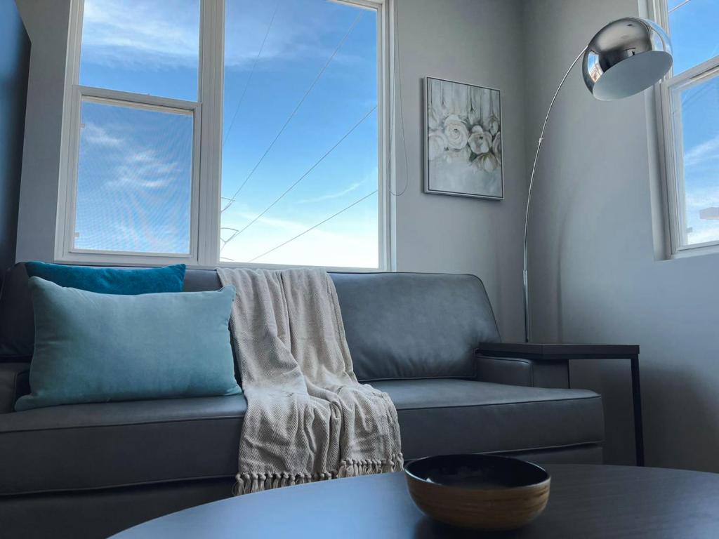 Sleepover 1BD 1BA Omaha Apartments - Familiestudio