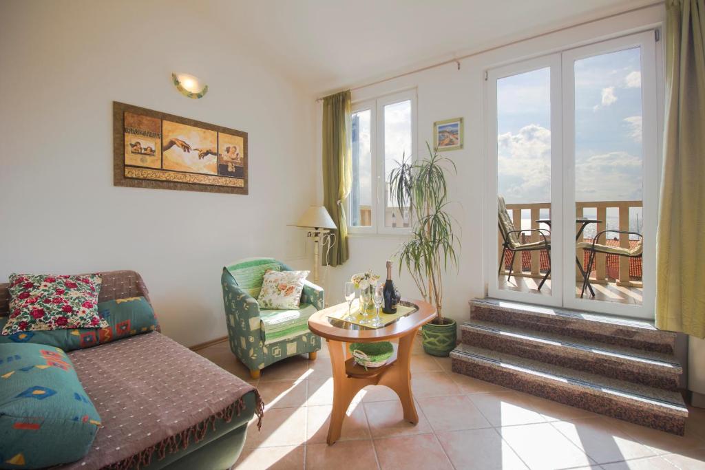 Posedenie v ubytovaní House Kvin