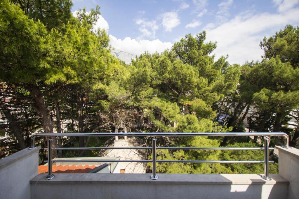 Balkón alebo terasa v ubytovaní House Kvin