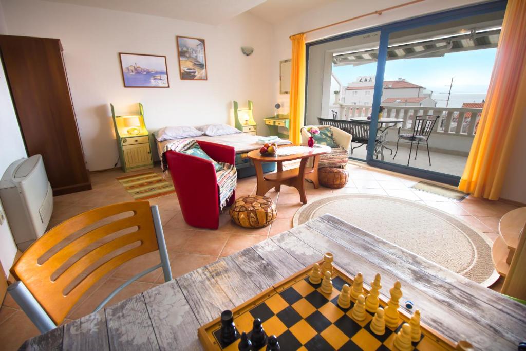 Posedenie v ubytovaní House Kvin