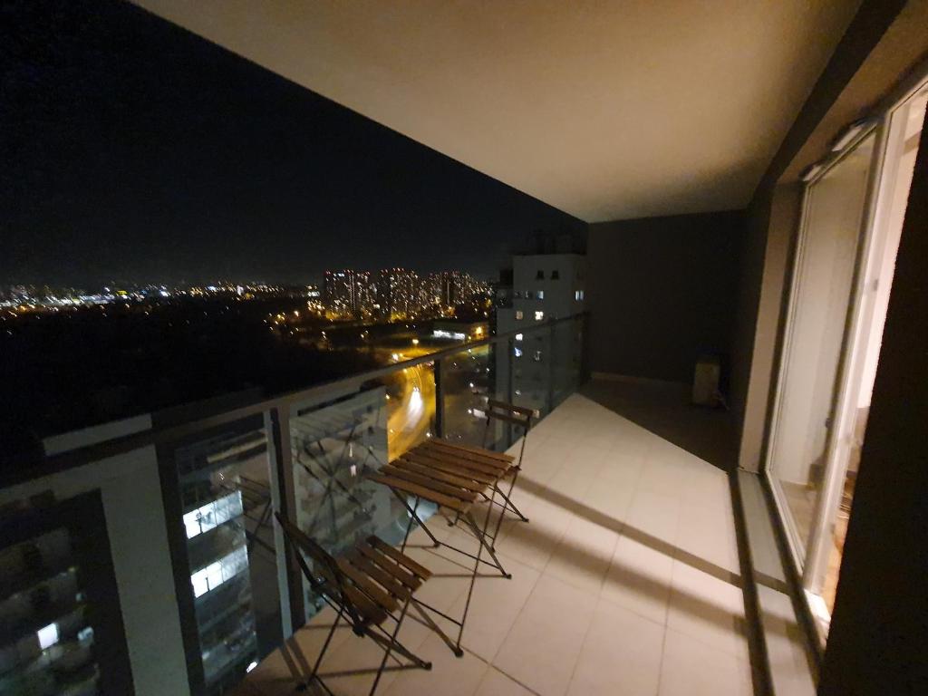 APARTAMENT W CHMURACH- 15 PIĘTRO OSIEDLE TYSIĄCLECIA- parking w hali garażowej, wielki taras z widokiem na zachód słońca - 14