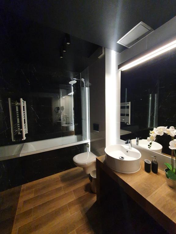 APARTAMENT W CHMURACH- 15 PIĘTRO OSIEDLE TYSIĄCLECIA- parking w hali garażowej, wielki taras z widokiem na zachód słońca - 9