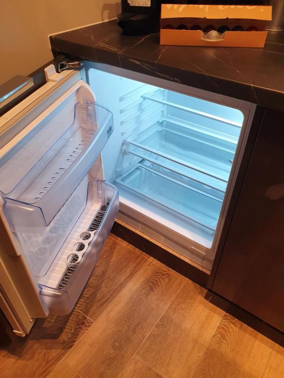 APARTAMENT W CHMURACH- 15 PIĘTRO OSIEDLE TYSIĄCLECIA- parking w hali garażowej, wielki taras z widokiem na zachód słońca - 19