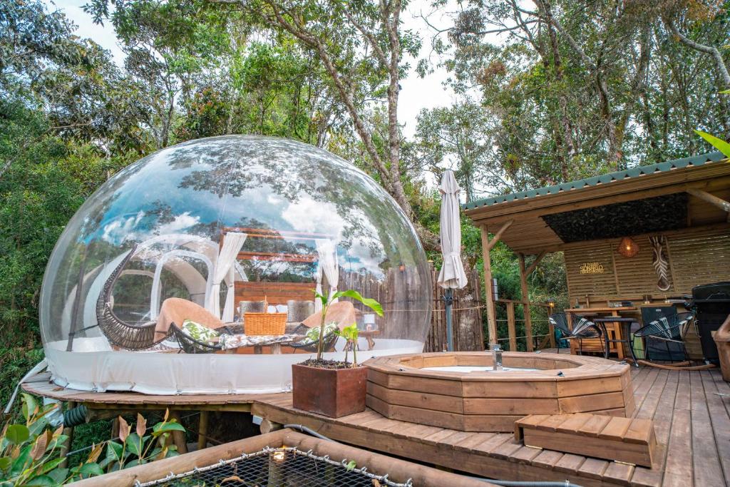 Zahrada ubytování BubbleSky Glamping Guatapé
