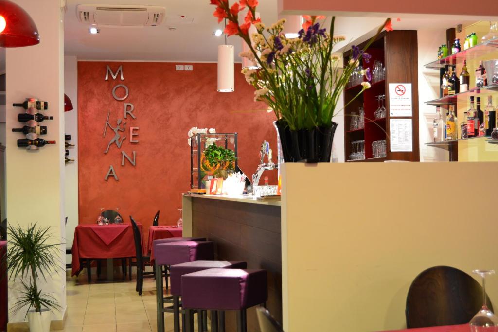 Restauracja lub miejsce do jedzenia w obiekcie Hotel Morena