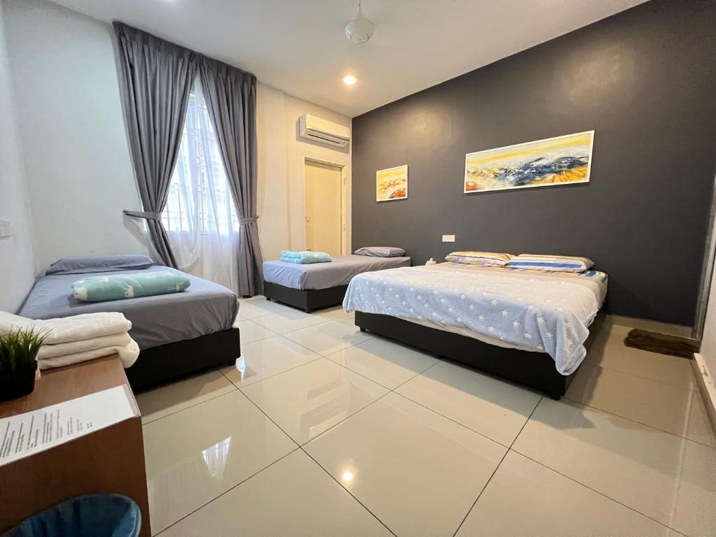 Johor Homestay @ Impiana Condo 3 Bedroom - Book Online on Traveloka