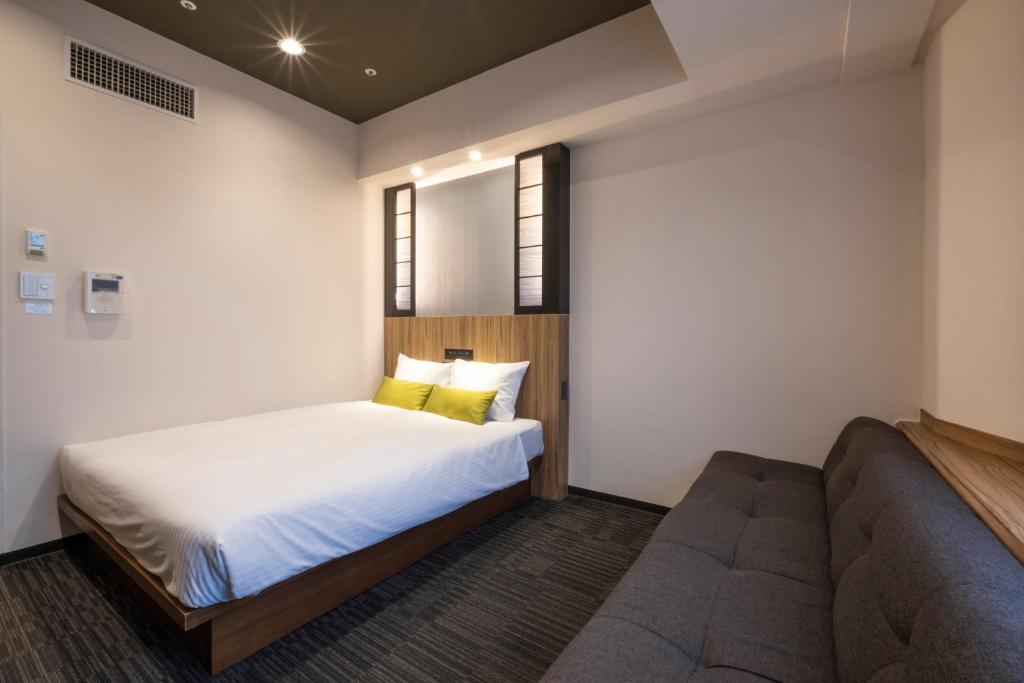 Hundred Stay Tokyo Shinjuku - Comfort Double Room - Cleaning Every 4 Days