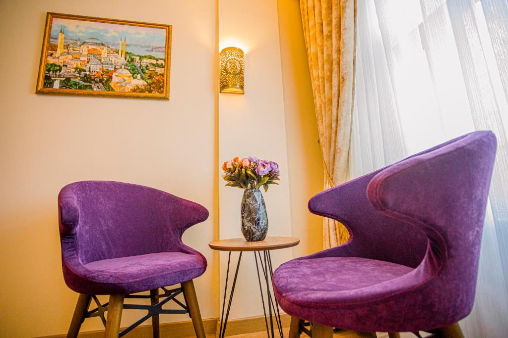 A seating area at Gülec Konak Hotel