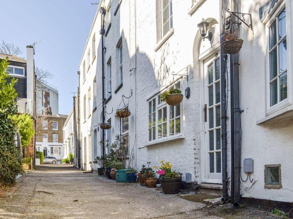 The Cottage, Ramsgate, UK