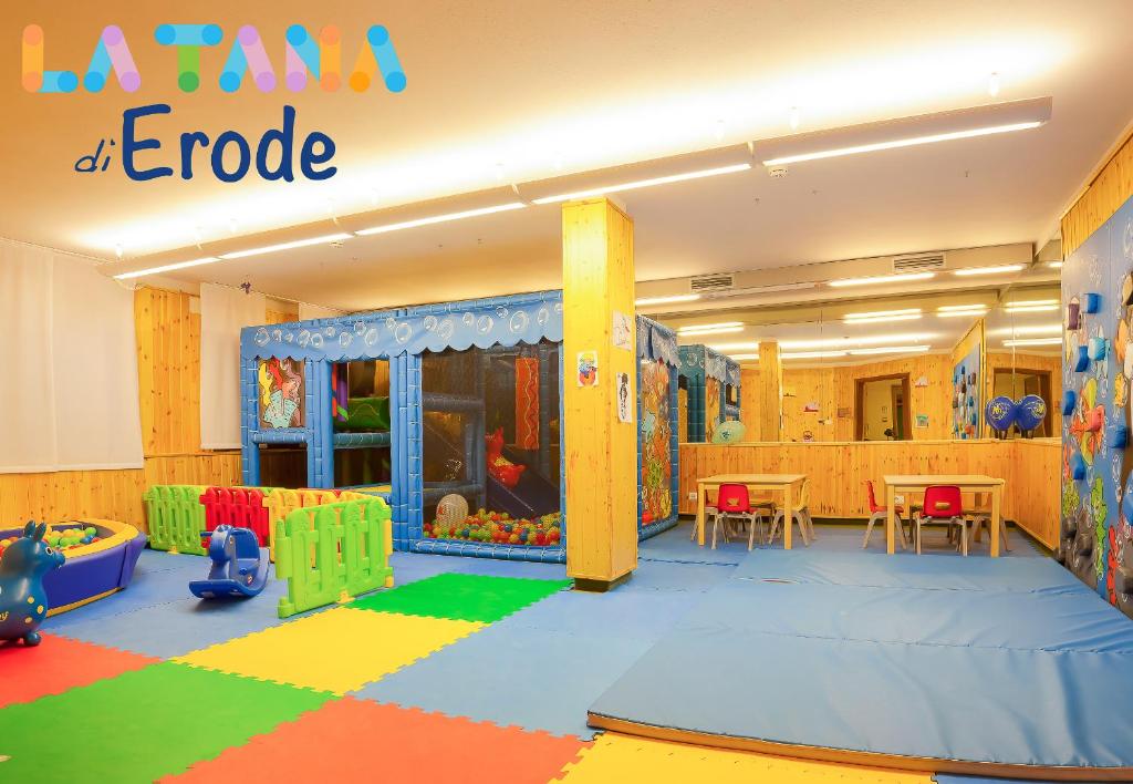 Dětský klub v ubytování Hotel Negresco