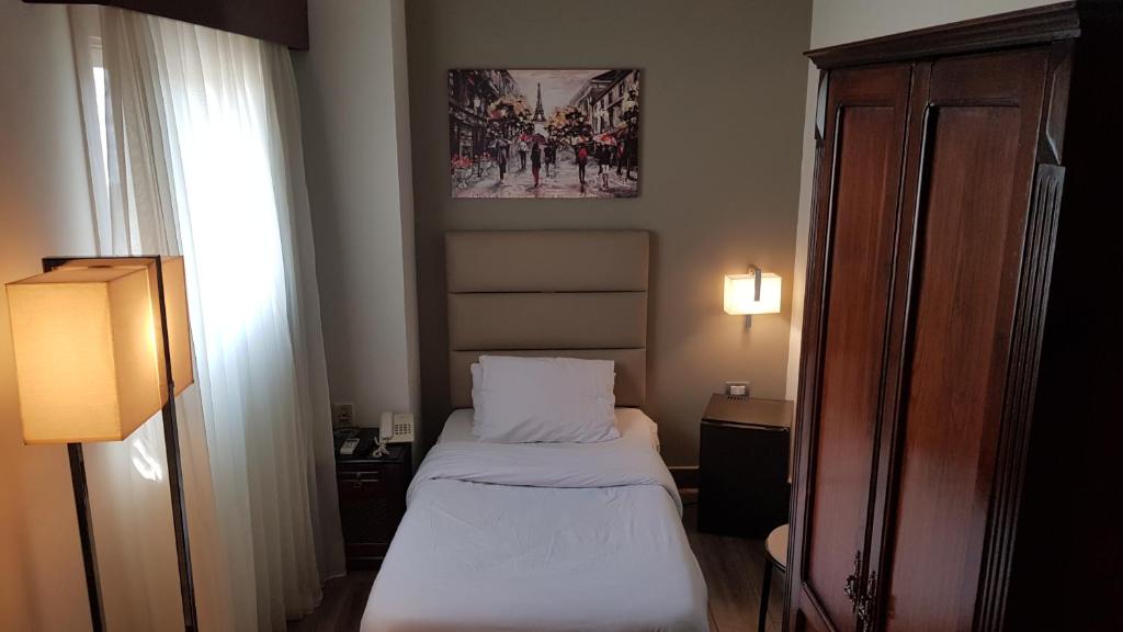 Green Plaza Inn - Single Room