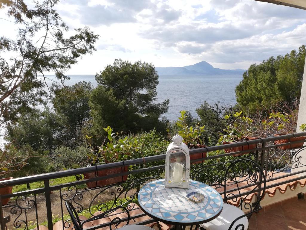 Un paisaje natural cerca of the bed and breakfast