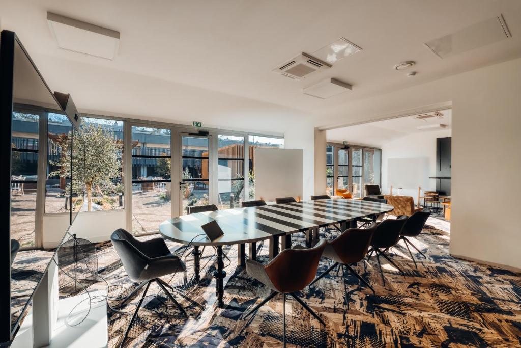 COWOOL AVIGNON - Resim 15