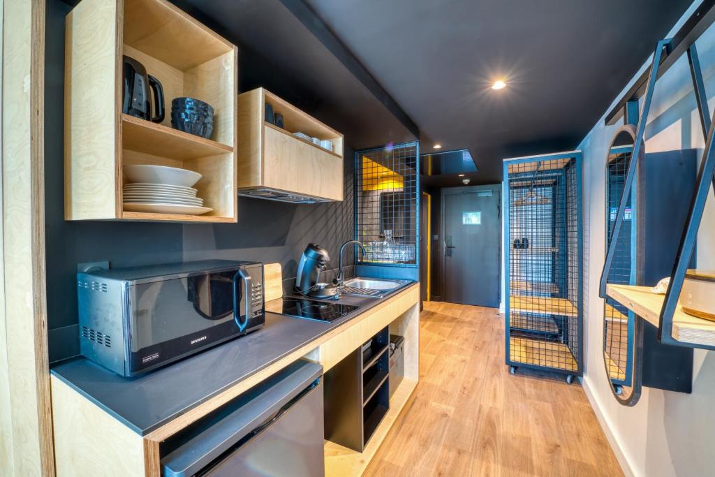 COWOOL AVIGNON - Resim 11