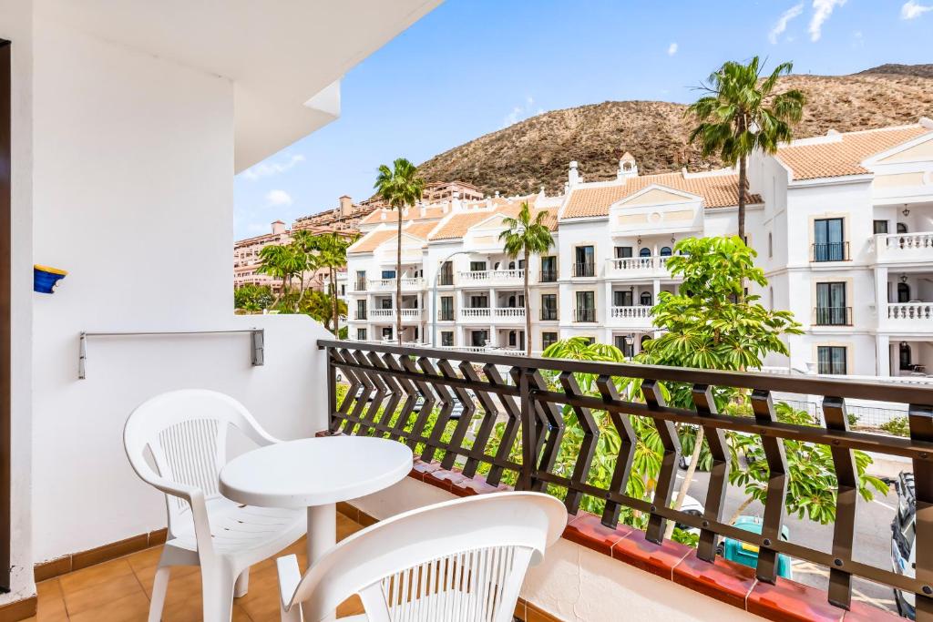 Club Tenerife Apartments - 