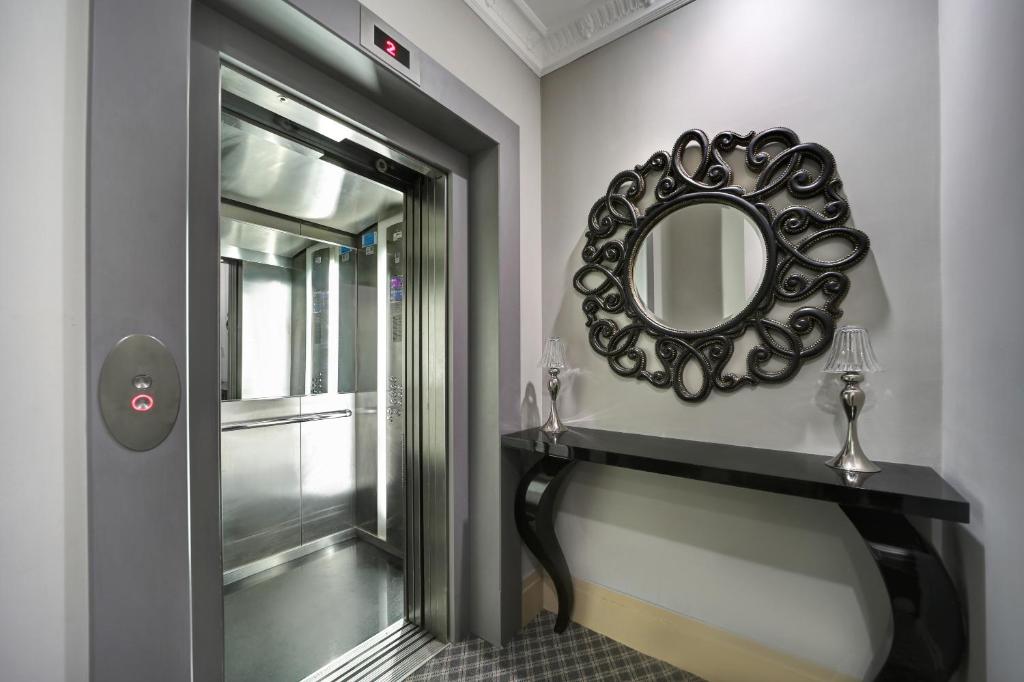 Um banheiro em The Story Hotel Pera