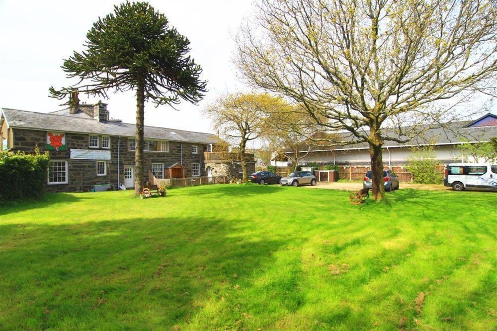 Holiday home Garden & Treetop Flats, Porthmadog YT, UK