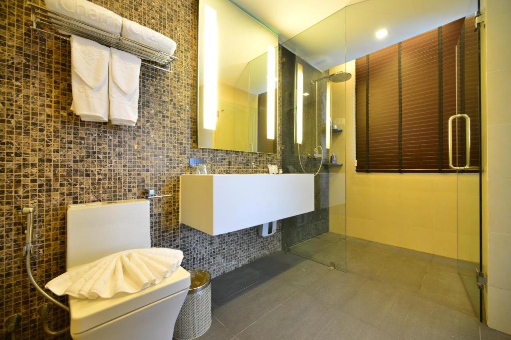 The Charm Resort Phuket - SHA Certified - Deluxe Double Room With Pool Access