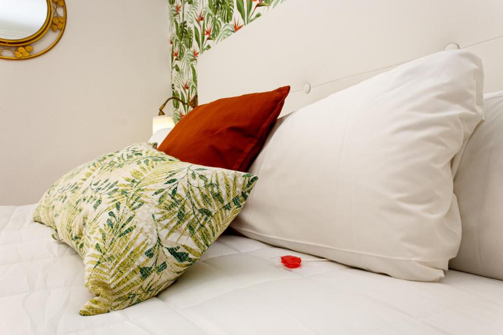 A bed or beds in a room at Pensión Úbeda